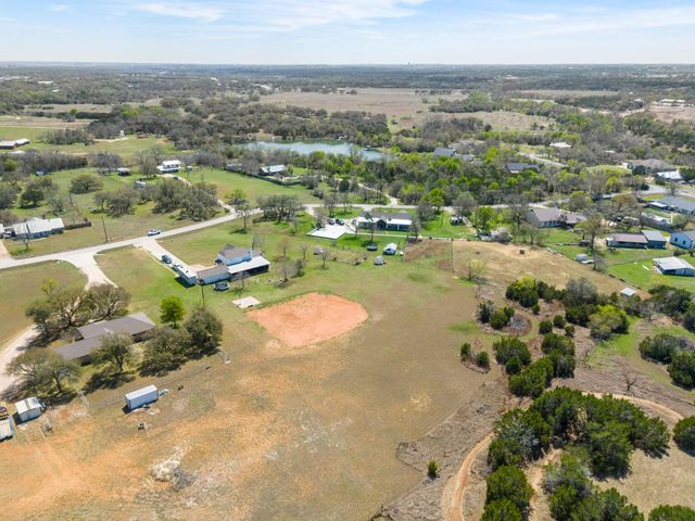 118 Deep Lake DR, Liberty Hill, TX 78642