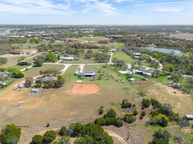 118 Deep Lake DR, Liberty Hill, TX 78642