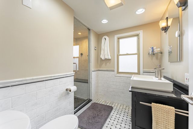 7246 N Olcott Avenue, Chicago, IL 60631