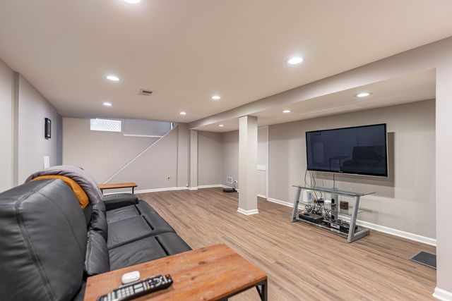 7246 N Olcott Avenue, Chicago, IL 60631