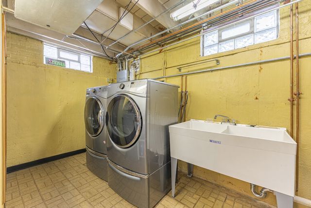 7246 N Olcott Avenue, Chicago, IL 60631