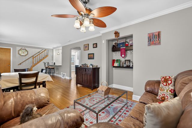 7246 N Olcott Avenue, Chicago, IL 60631