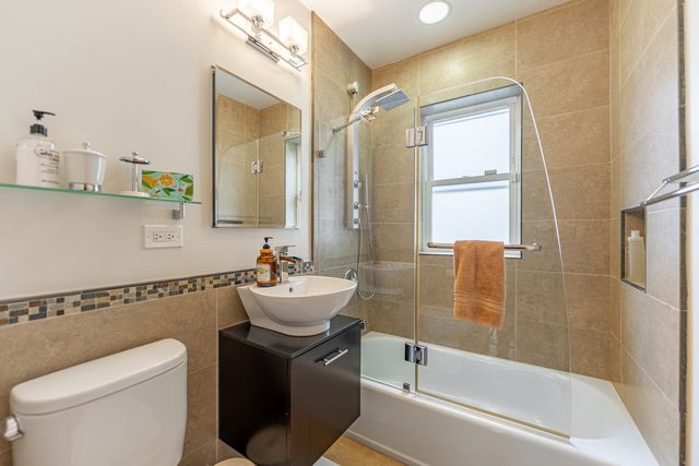 7246 N Olcott Avenue, Chicago, IL 60631