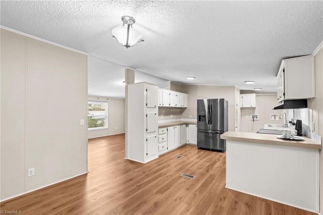 211 Forest Hollow Drive, Statesville, NC 28677