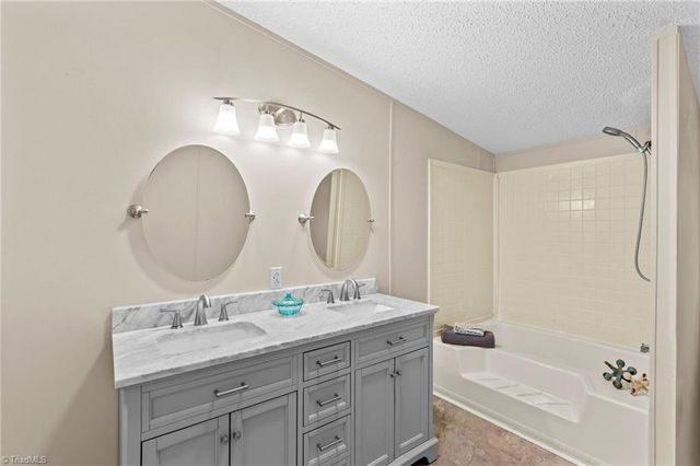 211 Forest Hollow Drive, Statesville, NC 28677