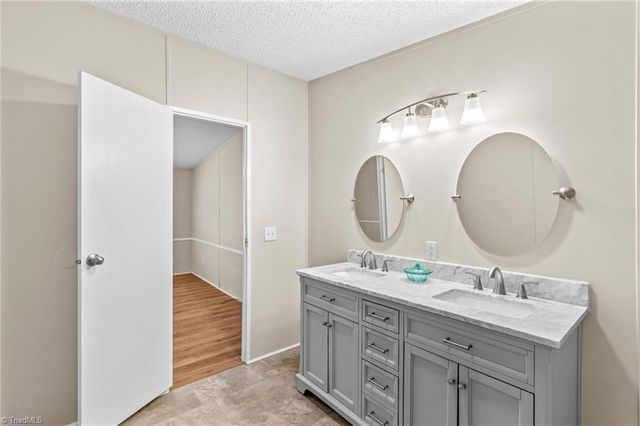 211 Forest Hollow Drive, Statesville, NC 28677