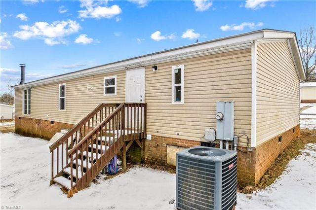 211 Forest Hollow Drive, Statesville, NC 28677