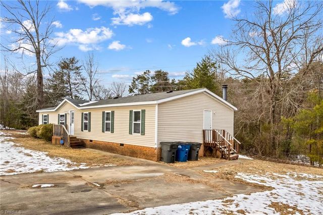 211 Forest Hollow Drive, Statesville, NC 28677