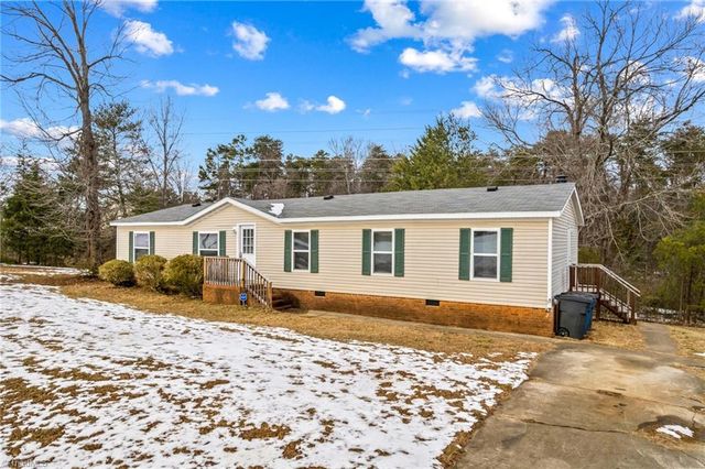 211 Forest Hollow Drive, Statesville, NC 28677