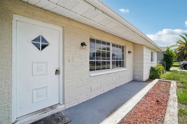 7215 IVANHOE DR, Port Richey, FL 34668
