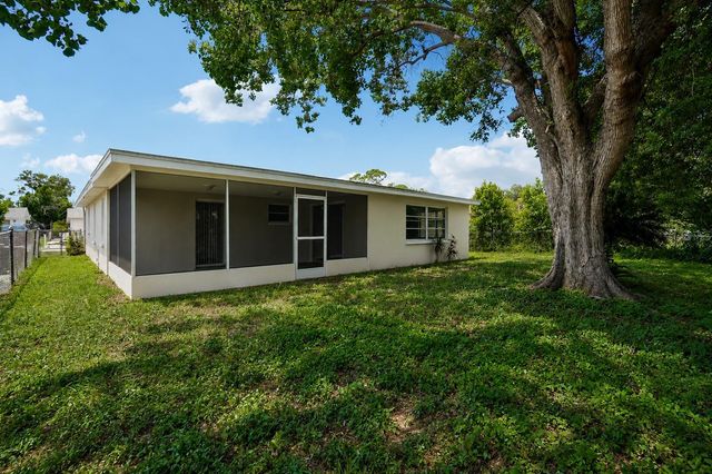 7215 IVANHOE DR, Port Richey, FL 34668