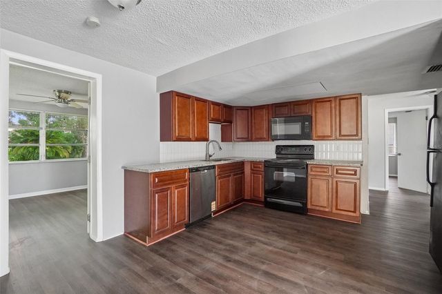 7215 IVANHOE DR, Port Richey, FL 34668