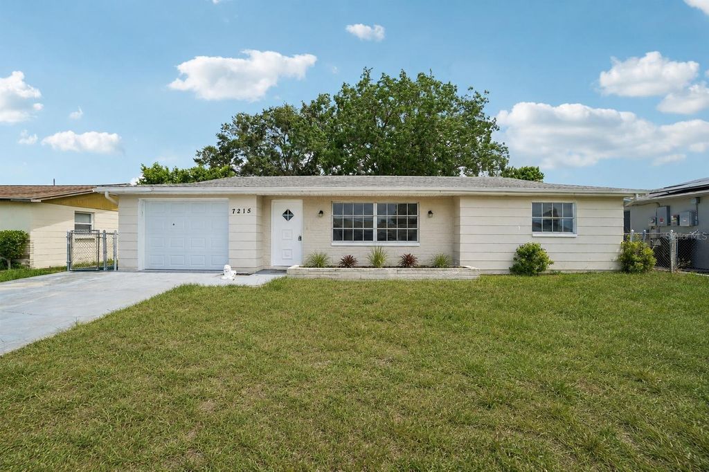 7215 IVANHOE DR, Port Richey, FL 34668