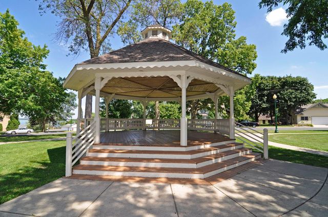 257 S Orange Street, Waconia, MN 55387