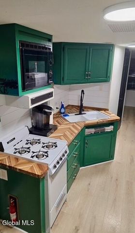 135 Pike Street, Broadalbin, NY 12025