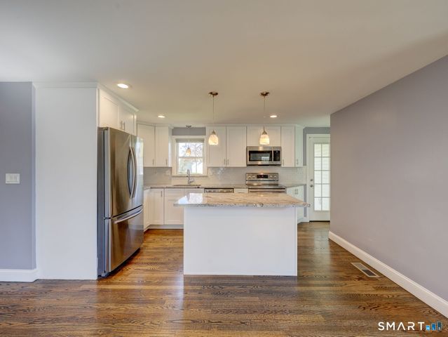 7 Hillscrest Road, Plainville, CT 06062