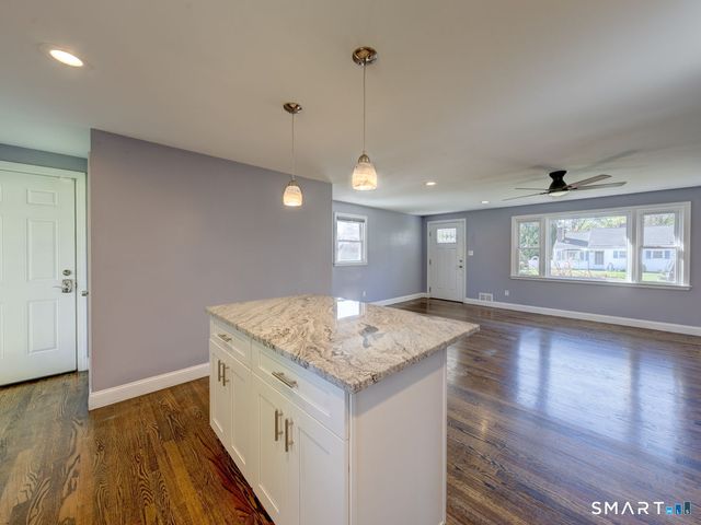 7 Hillscrest Road, Plainville, CT 06062