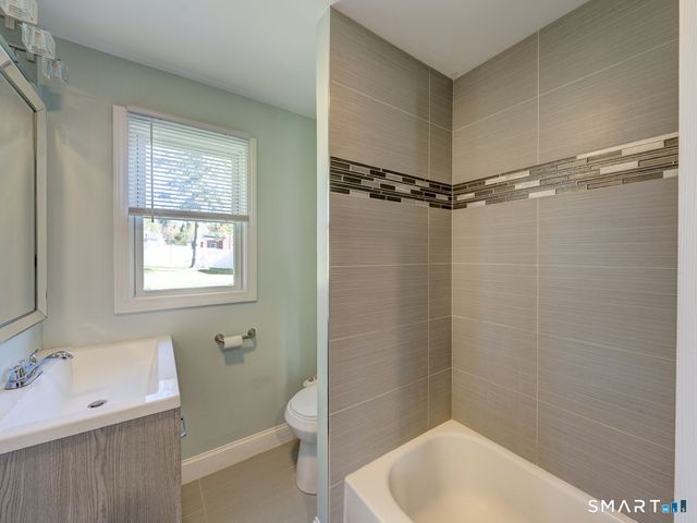 7 Hillscrest Road, Plainville, CT 06062