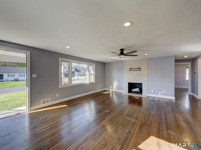 7 Hillscrest Road, Plainville, CT 06062