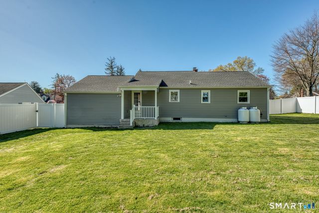 7 Hillscrest Road, Plainville, CT 06062