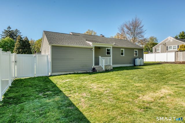 7 Hillscrest Road, Plainville, CT 06062