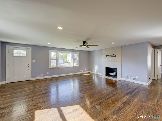 7 Hillscrest Road, Plainville, CT 06062