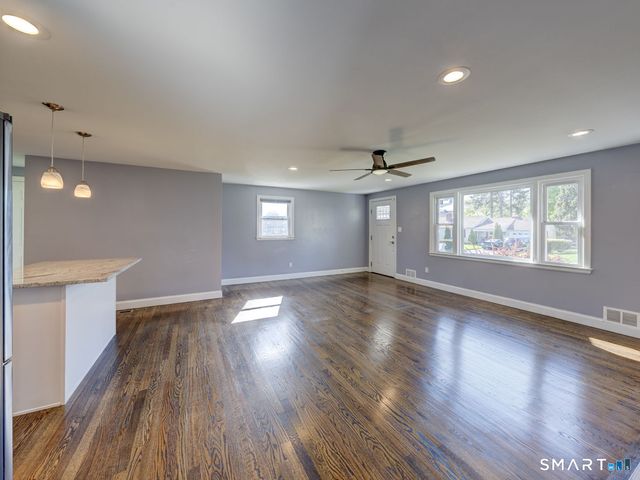 7 Hillscrest Road, Plainville, CT 06062