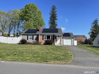 7 Hillscrest Road, Plainville, CT 06062