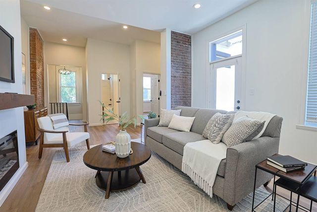 228 E 10th Street, Newport, KY 41071