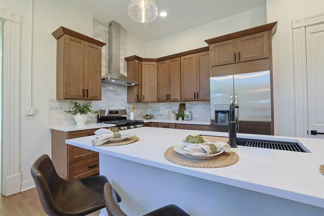 228 E 10th Street, Newport, KY 41071
