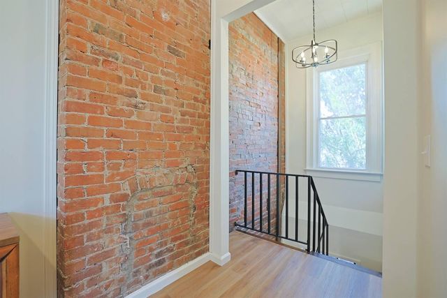 228 E 10th Street, Newport, KY 41071