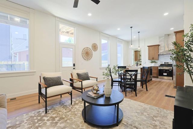 228 E 10th Street, Newport, KY 41071