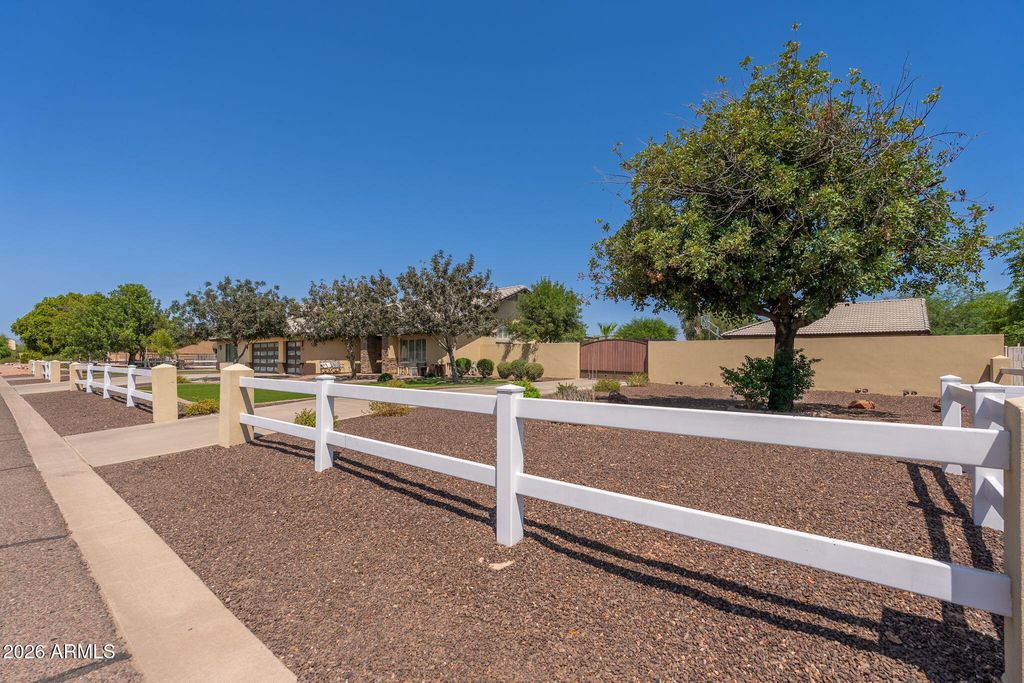 12366 W Desert Oasis Circle, El Mirage, AZ 85335 — photo 3