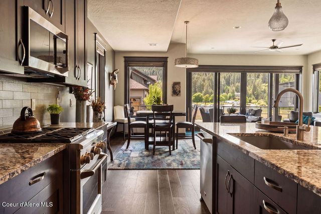 1595 W Bellerive Ln, Coeur D'alene, ID 83814