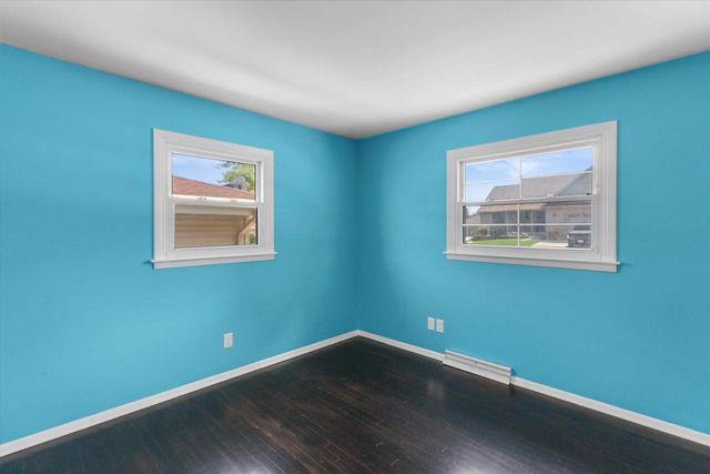 4255 S 91st STREET, Greenfield, WI 53228