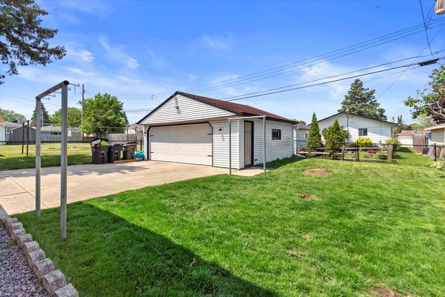 4255 S 91st STREET, Greenfield, WI 53228