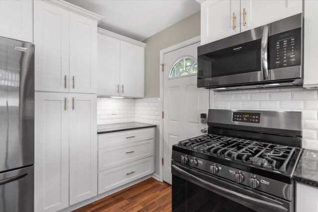 4255 S 91st STREET, Greenfield, WI 53228