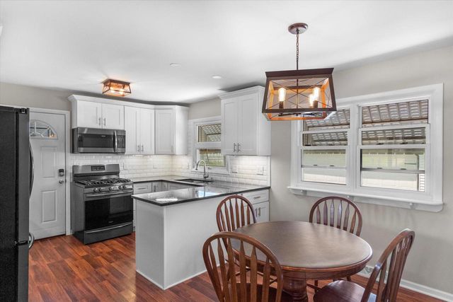 4255 S 91st STREET, Greenfield, WI 53228