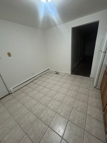 14633 Keystone Avenue 2D, Midlothian, IL 60445