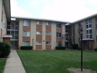 14633 Keystone Avenue 2D, Midlothian, IL 60445