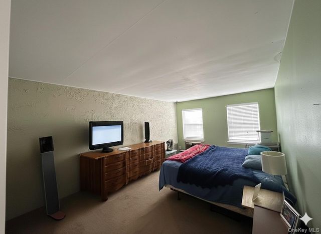 305 Towne House Village, Islandia, NY 11749