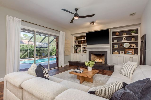 1499 E LAKE WOODLANDS PARKWAY, Oldsmar, FL 34677