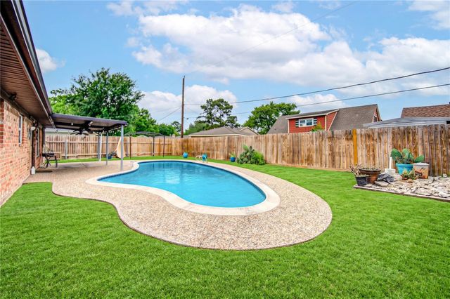 11223 Sagehill Drive, Houston, TX 77089