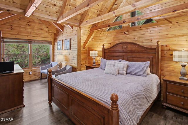 1943 Elk Springs Way, Gatlinburg, TN 37738