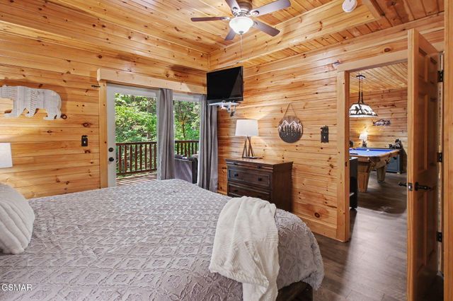 1943 Elk Springs Way, Gatlinburg, TN 37738