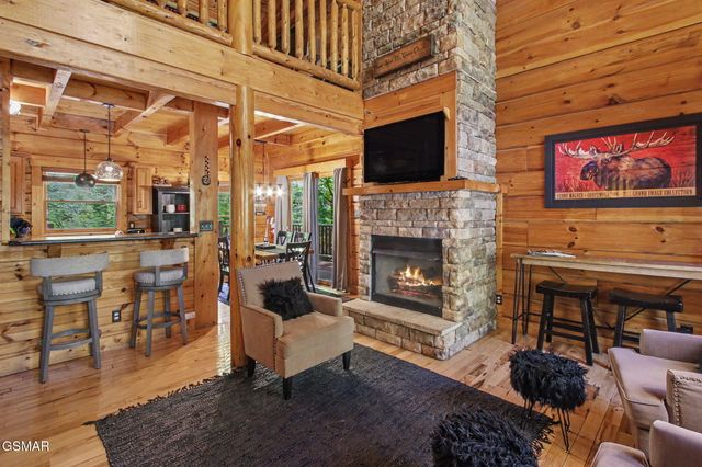 1943 Elk Springs Way, Gatlinburg, TN 37738