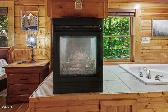 1943 Elk Springs Way, Gatlinburg, TN 37738