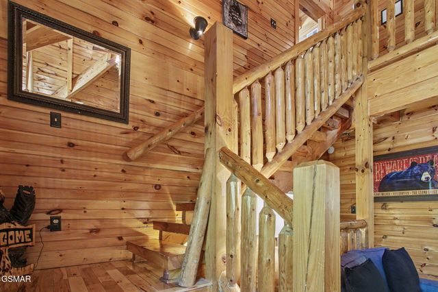 1943 Elk Springs Way, Gatlinburg, TN 37738
