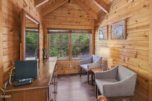1943 Elk Springs Way, Gatlinburg, TN 37738