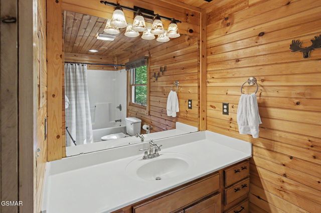 1943 Elk Springs Way, Gatlinburg, TN 37738